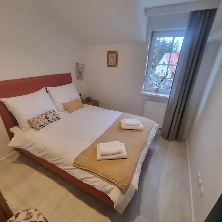 Arboretum Apartment