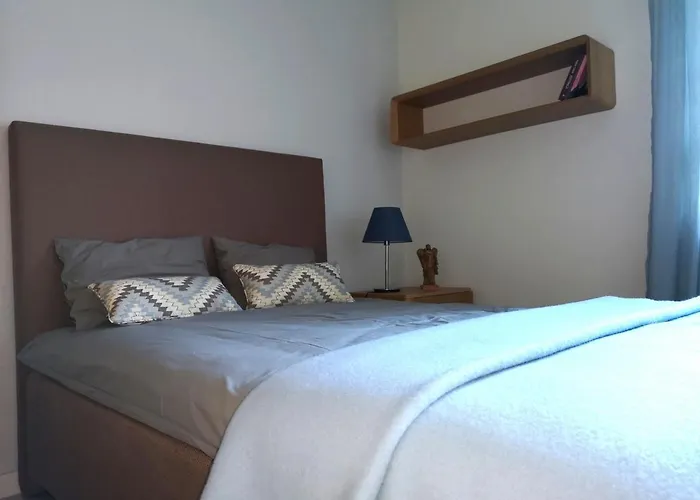 Arboretum Apartment *